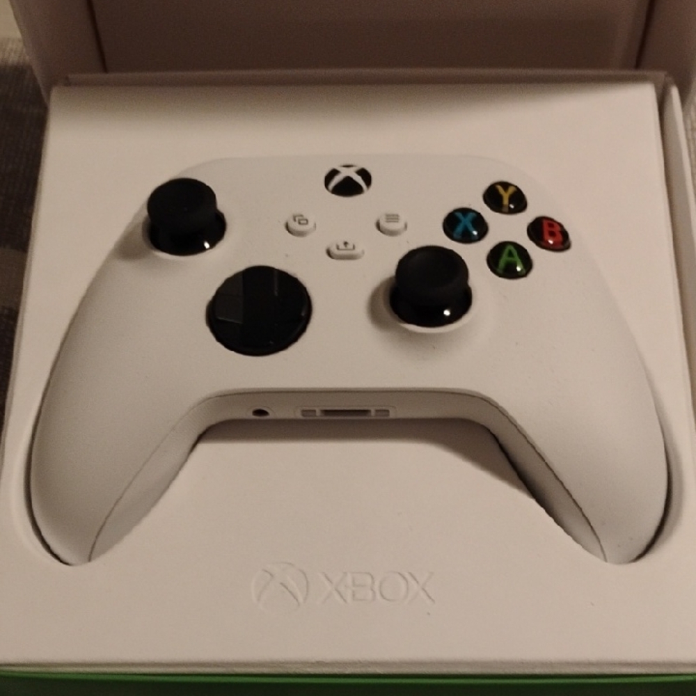 White Ergonomic Video Game Controller with Dual Analog Sticks